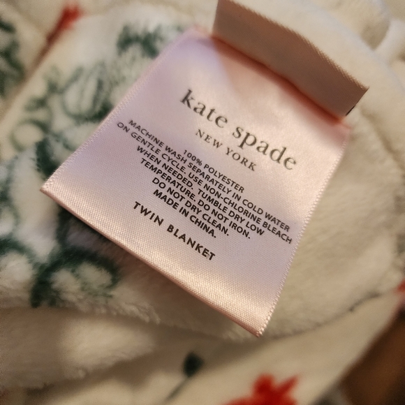 Kate Spade Snowflakes Twin Size Plush Fleece Throw Blanket  NWOT - Picture 3 of 4